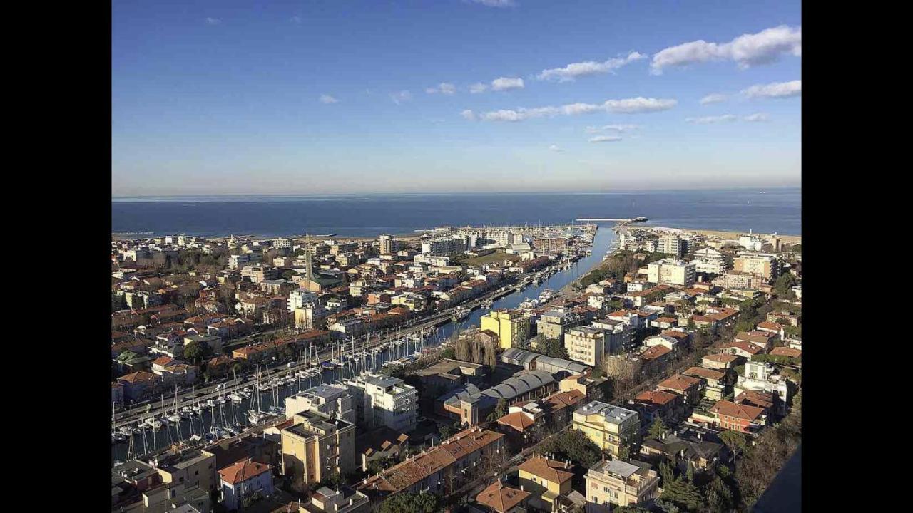 Panoramico Appartamento Vista Mare Rimini Exteriör bild